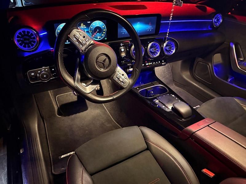 Schwarz Gebraucht 2021 Mercedes E250 Coupé | 29.900 € (Teuer) - Bild 1/4