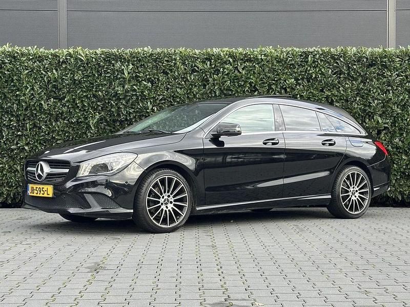 Schwarz Gebraucht 2016 Mercedes CLA200 Shooting Brake Ambition Kombi | 10.950 € (Guter Preis) - Bild 1/4