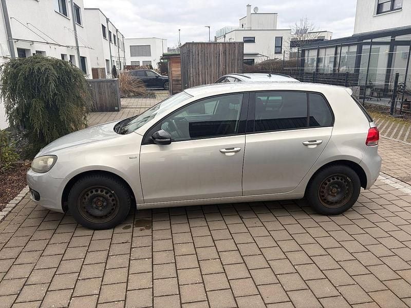 Gebraucht VW Golf VII Match 105 PS (77 kW) 2012 Grau Limousine