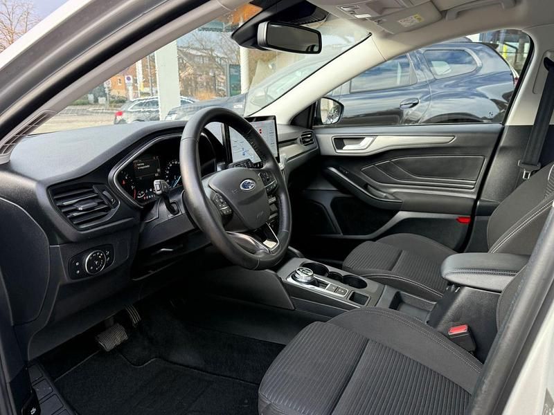 Gebraucht Ford Focus Titanium 116 PS (85 kW) 2023 Polarsilber metallic Kombi