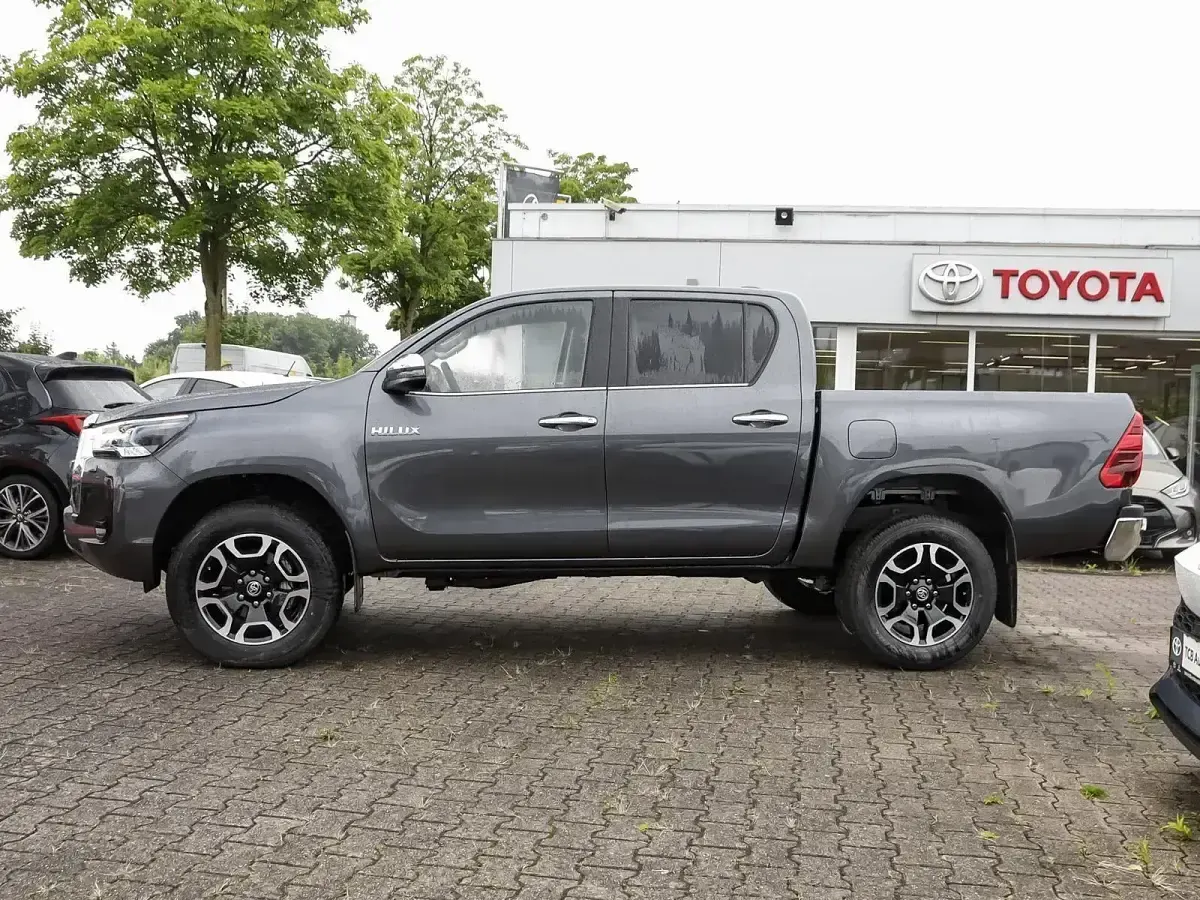 Neu Toyota HiLux Executive 204 PS (150 kW) 2025 Grau Pickup