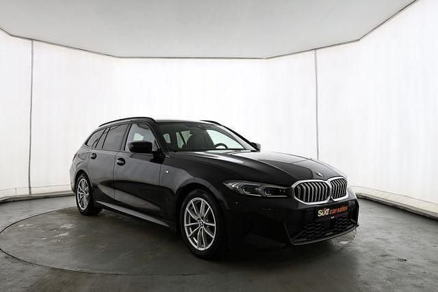 Schwarz Gebraucht 2023 BMW 320 M Sport Kombi | 33.440 € (Guter Preis) - Bild 1/4