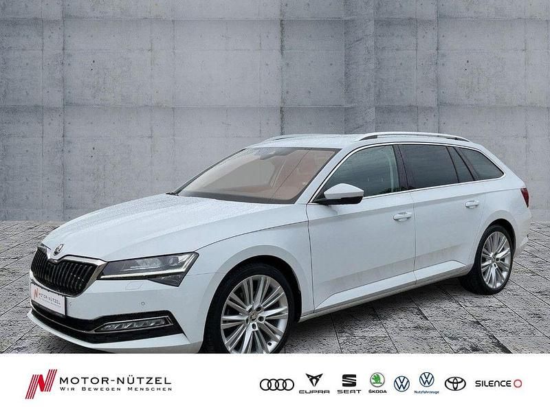 Moonweiss metallic Gebraucht 2022 Skoda Superb Style Kombi | 25.850 € (Fairer Preis) - Bild 1/4