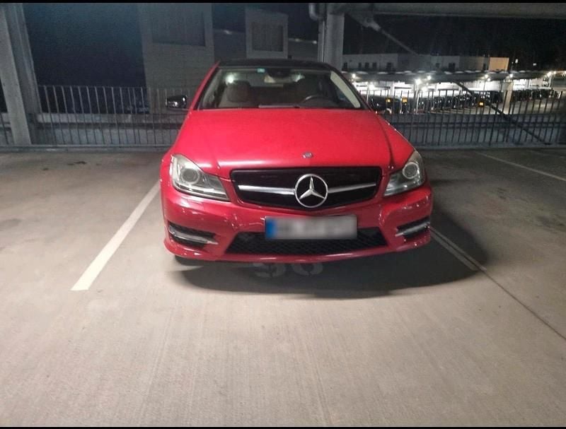 Gebraucht Mercedes C250 204 PS (150 kW) 2013 Rot Coupé