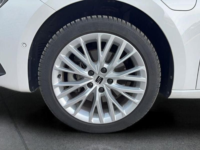 Second-hand Seat Leon 204 CP (150 kW) 2022 Alb Berlinǎ