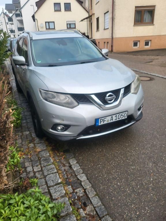 Silber Gebraucht 2016 Nissan X-Trail Tekna SUV | 8.500 € (Fairer Preis) - Bild 1/4