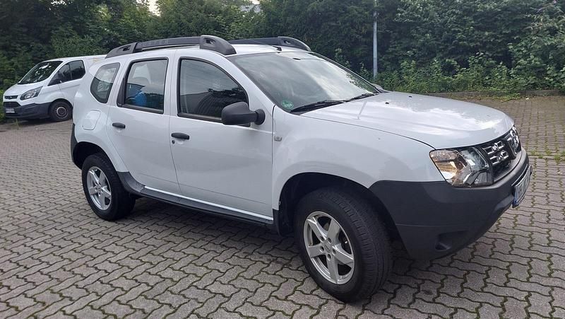 Weiß Gebraucht 2014 Dacia Duster SUV | 6.400 € (Guter Preis) - Bild 1/4