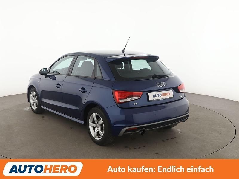 Gebraucht Audi A1 Comfort 95 PS (69 kW) 2018 Blau Kleinwagen