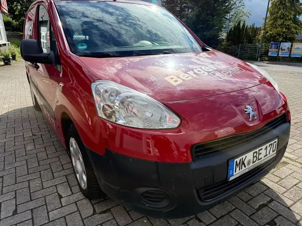 Gebraucht Peugeot Partner 90 PS (66 kW) 2014 Rot
