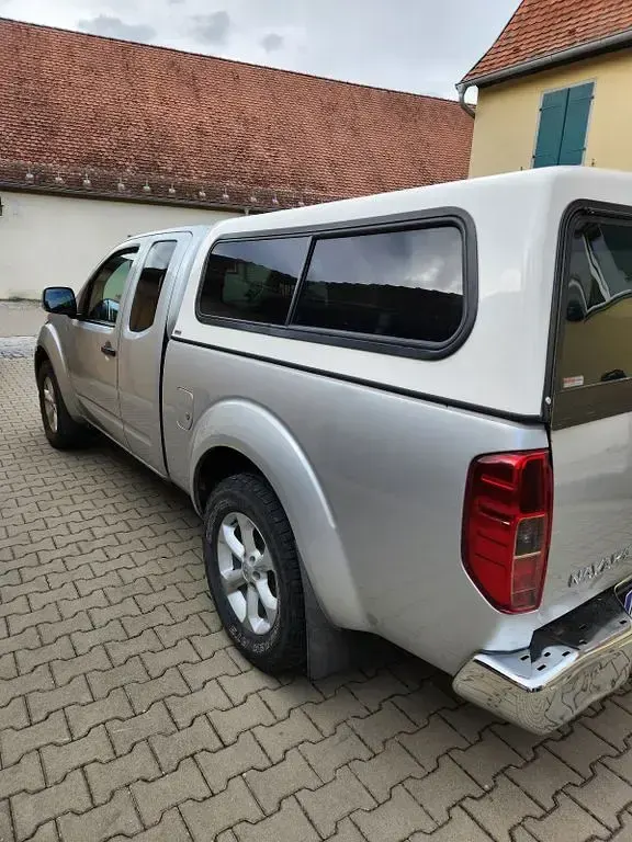 Gebraucht Nissan Navara 190 PS (139 kW) 2011 Silber Pickup