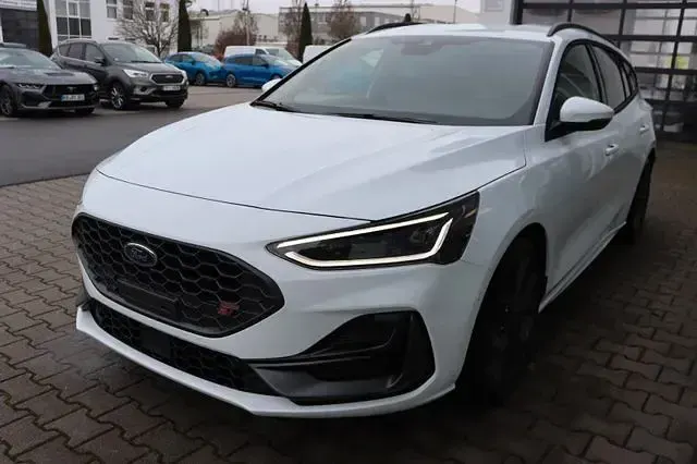 Neu Ford Focus ST 280 PS (205 kW) 2026 Frozen white Kombi