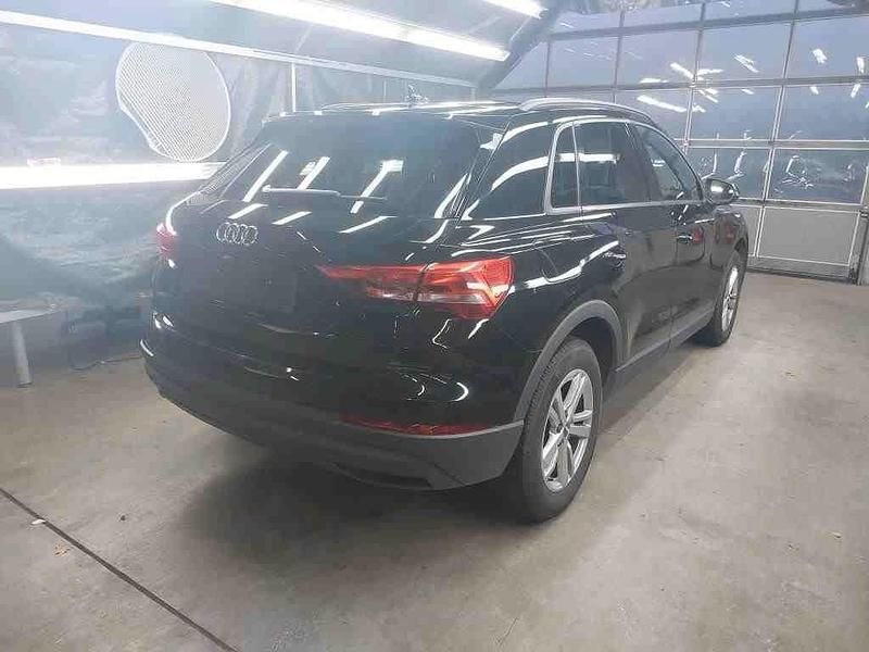 Gebraucht Audi Q3 Basis 150 PS (110 kW) 2020 Schwarz SUV