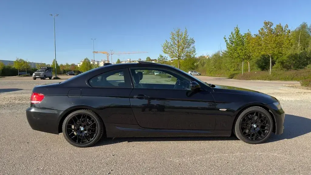 Gebraucht BMW 325 M Sport 218 PS (160 kW) 2011 Schwarz Coupé