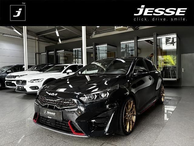 (1k) zilinaschwarz met. Gebraucht 2023 Kia Ceed GT Limousine | 25.490 € (Fairer Preis) - Bild 1/4