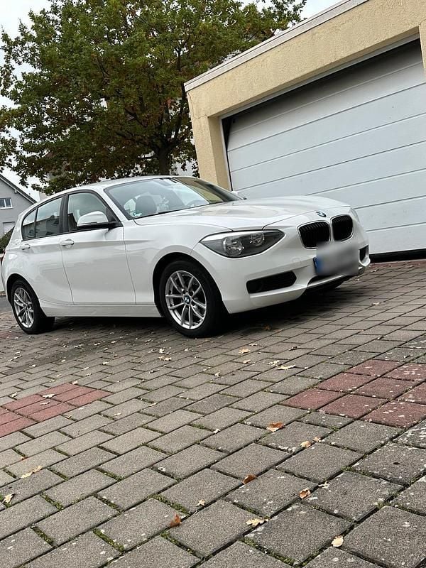 Weiß Gebraucht 2012 BMW 118 Kleinwagen | 6.990 € (Guter Preis) - Bild 1/4