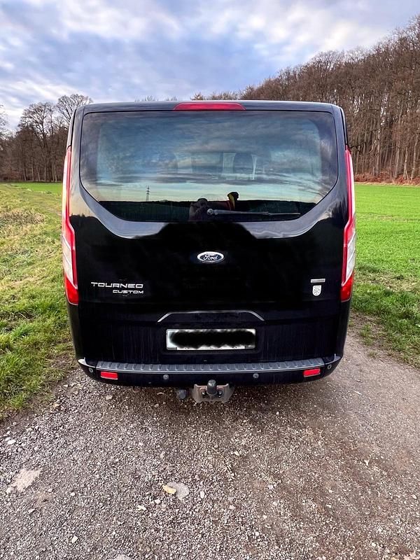 Gebraucht Ford Tourneo Titanium 155 PS (114 kW) 2013 Schwarz Van / Kleinbus