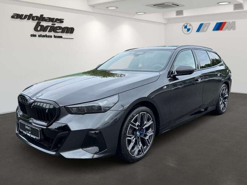Sophistograu brillanteffekt me Gebraucht 2024 BMW i5 M Sport Limousine | 71.844 € - Bild 1/4