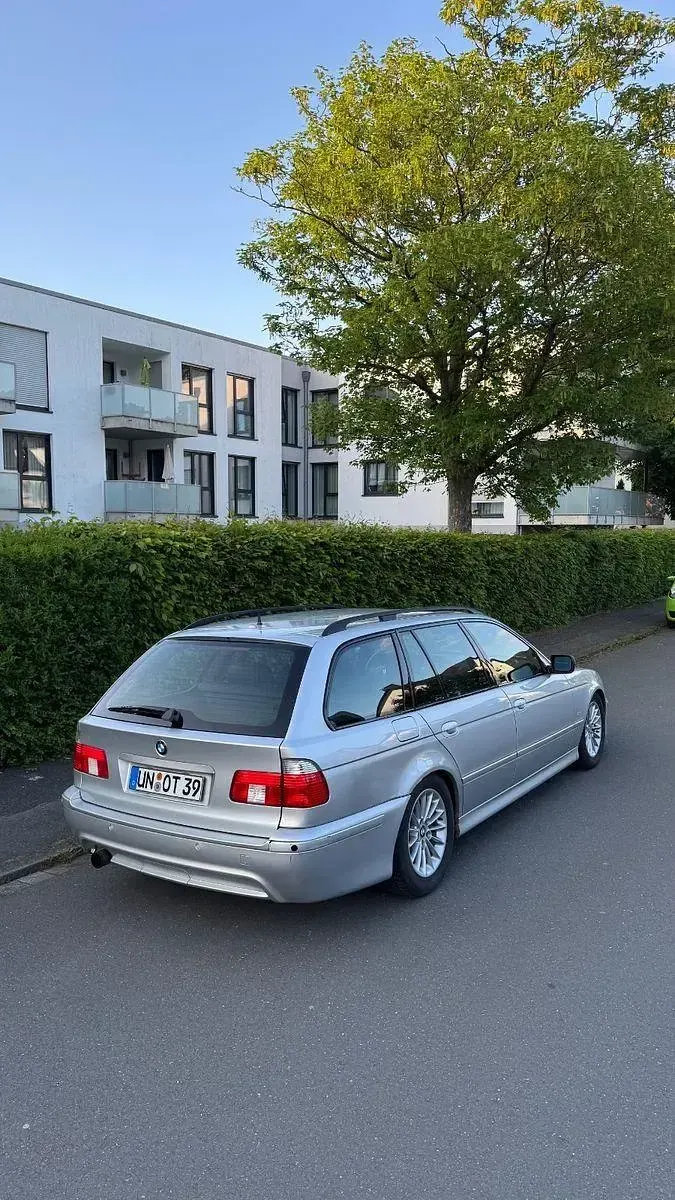 Brugt BMW 530 Shadowline 231 HK (169 kW) 2002 Sølv Stationcar