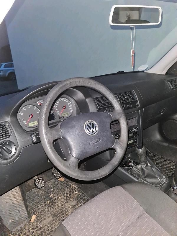 Używany VW Golf IV 110 KM (80 kW) 2002 Niebieski Hatchback