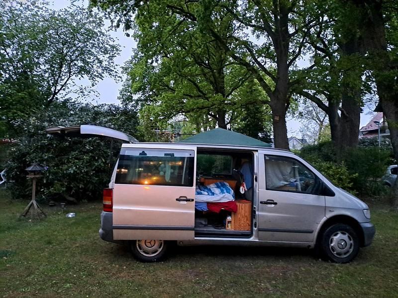Silber Gebraucht 2001 Mercedes Vito Van / Kleinbus | 5.000 € - Bild 1/4