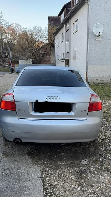 Gebraucht Audi A4 135 PS (99 kW) 2002 Silber Limousine