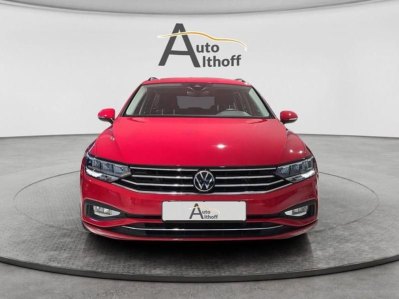 Gebraucht VW Passat Business 122 PS (89 kW) 2023 Rot Kombi