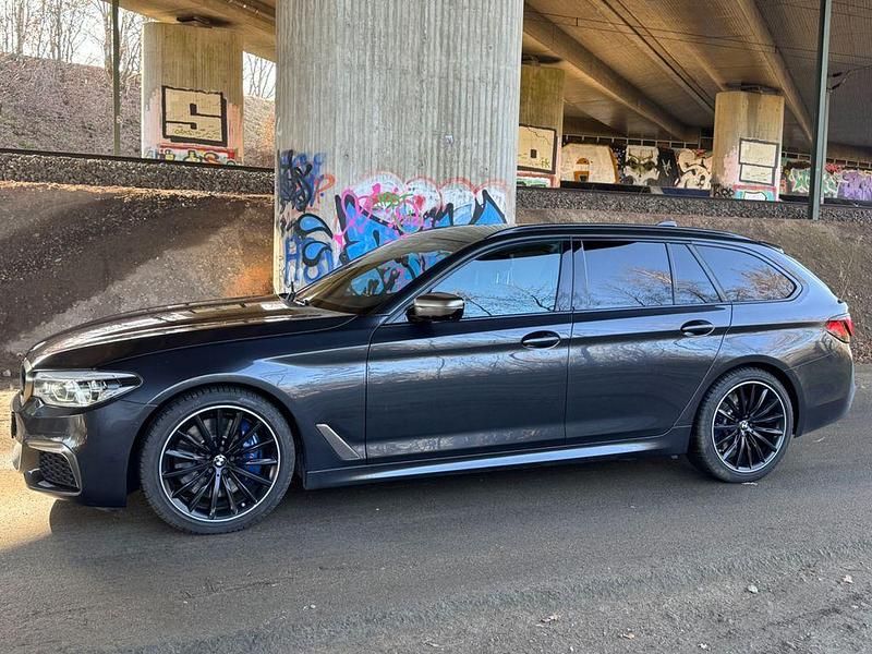 Gebraucht BMW M550 Shadowline 400 PS (294 kW) 2019 Grau Limousine