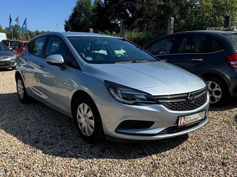 Silber Gebraucht 2017 Opel Astra Limousine | 8.999 € (Guter Preis) - Bild 1/4