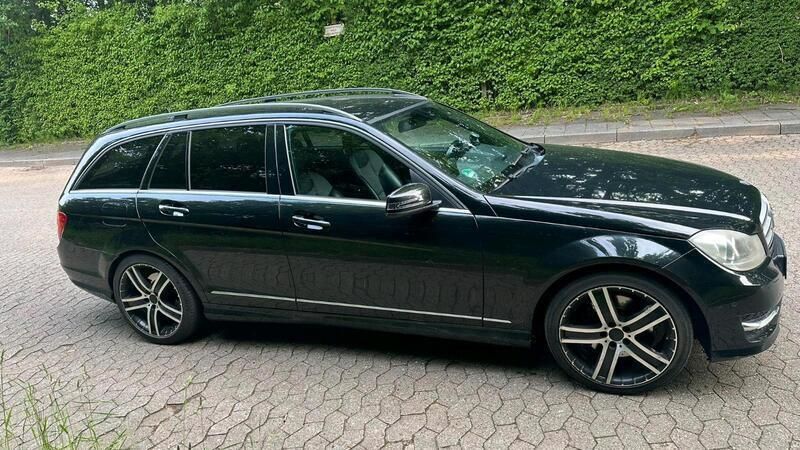 Schwarz Gebraucht 2011 Mercedes C350 AMG Kombi | 7.800 € (Superpreis) - Bild 1/4