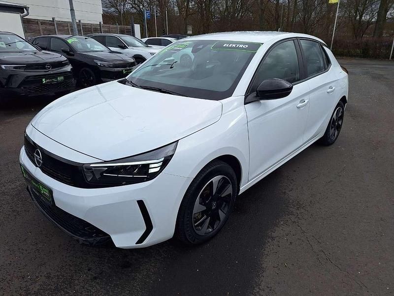 Gebraucht Opel Corsa-e Edition 100 kW (136 PS) 2023 Arktis weiß Kleinwagen