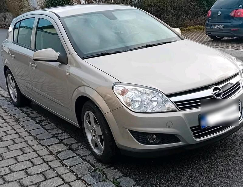 Beige Gebraucht 2007 Opel Astra Kleinwagen | 2.450 € (Fairer Preis) - Bild 1/4