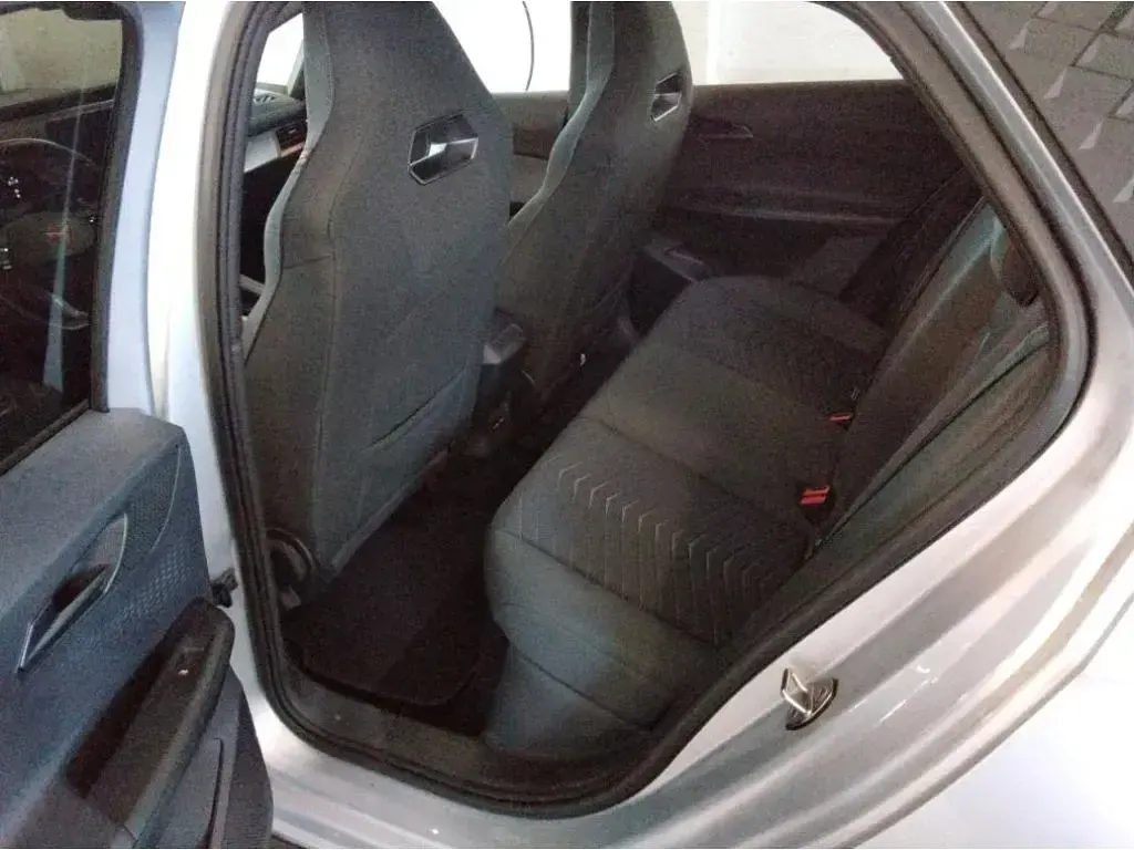 Second-hand Cupra Born 150 kW (204 CP) 2023 Argintiu Hatchback