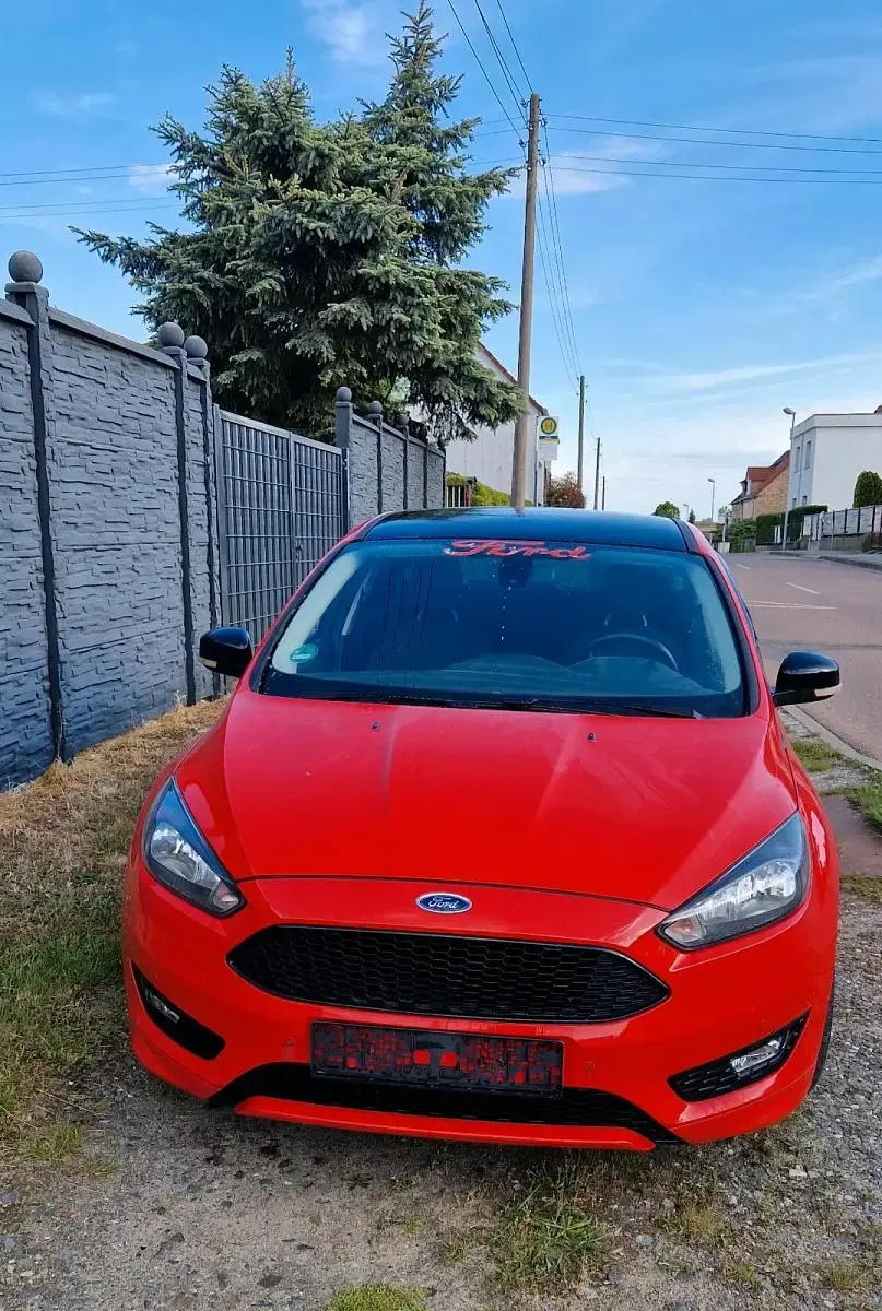 Gebraucht Ford Focus ST-Line 150 PS (110 kW) 2015 Rot Kleinwagen