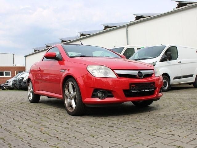 Rot Gebraucht 2006 Opel Tigra Enjoy Limousine | 850 € (Fairer Preis) - Bild 1/4