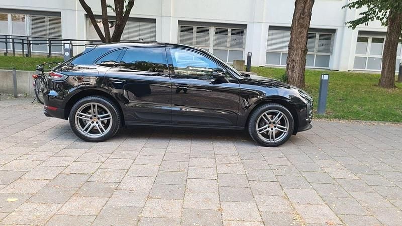 Gebraucht Porsche Macan 245 PS (180 kW) 2020 Schwarz SUV