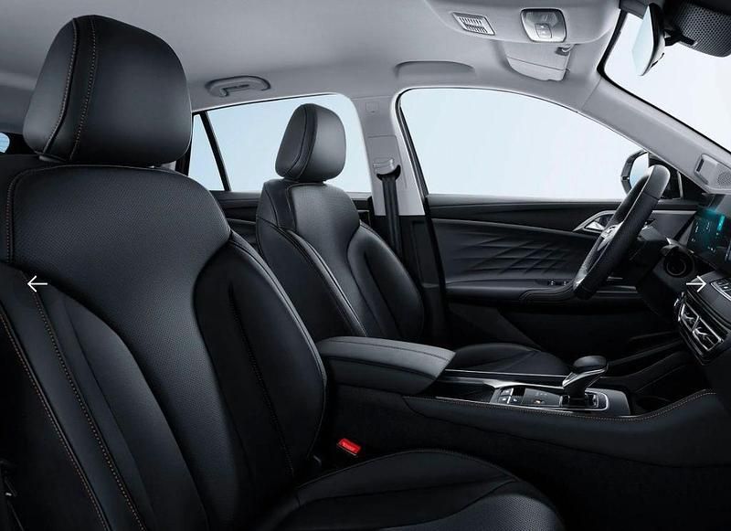 Neu MG HS Luxury 224 PS (164 kW) 2026 Silber SUV