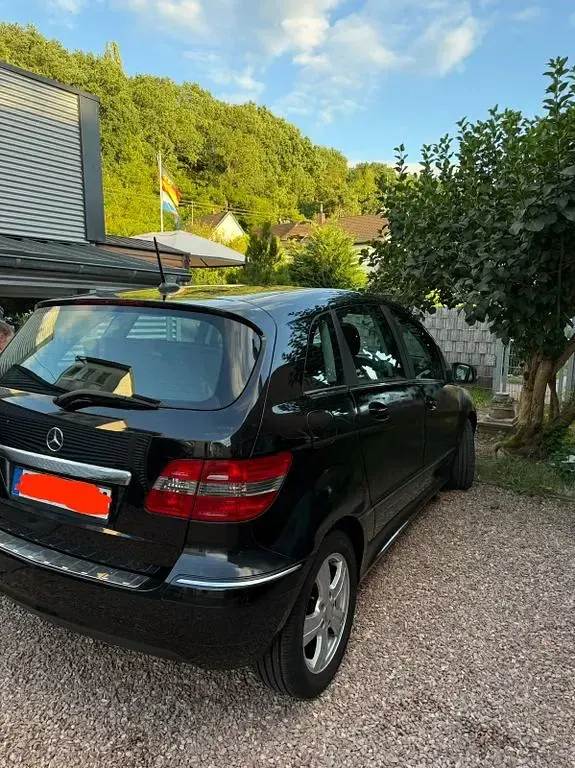 Gebraucht Mercedes B180 109 PS (80 kW) 2010 Schwarz Van / Kleinbus