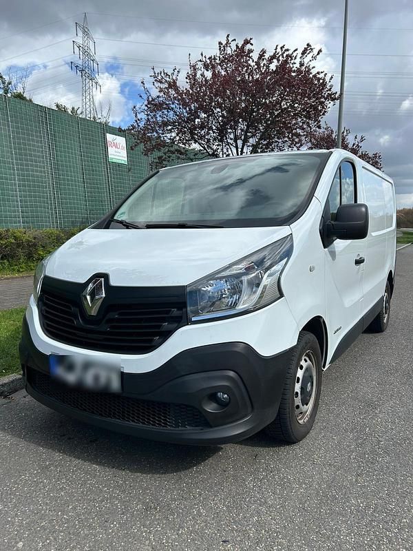 Gebraucht Renault Trafic 120 PS (88 kW) 2017 Weiß Van / Kleinbus