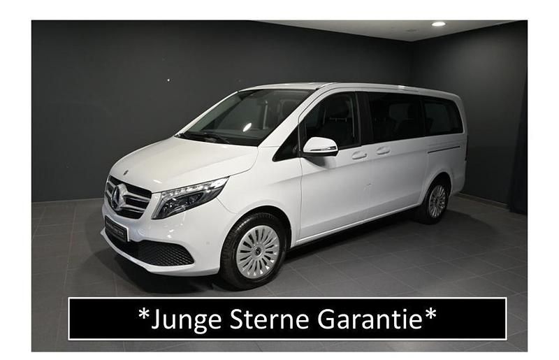 Weiß arktikweiß Gebraucht 2022 Mercedes V220 Van / Kleinbus | 48.900 € (Fairer Preis) - Bild 1/4