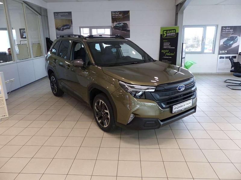 Neu Subaru Forester Active 136 PS (100 kW) 2026 Autumn green (m) SUV