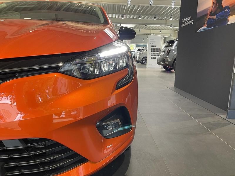 Gebraucht Renault Clio V Zen 91 PS (66 kW) 2022 Orange Limousine