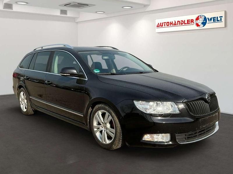 Gebraucht Skoda Superb Elegance 140 PS (102 kW) 2011 Schwarz Kombi