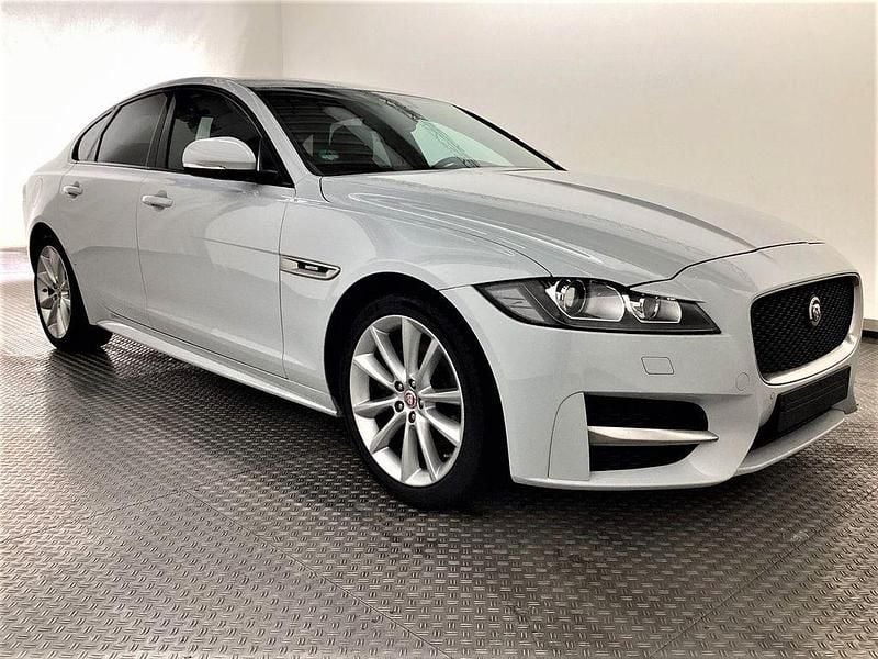 Gebraucht Jaguar XF R-Sport 179 PS (131 kW) 2016 Weiß Limousine