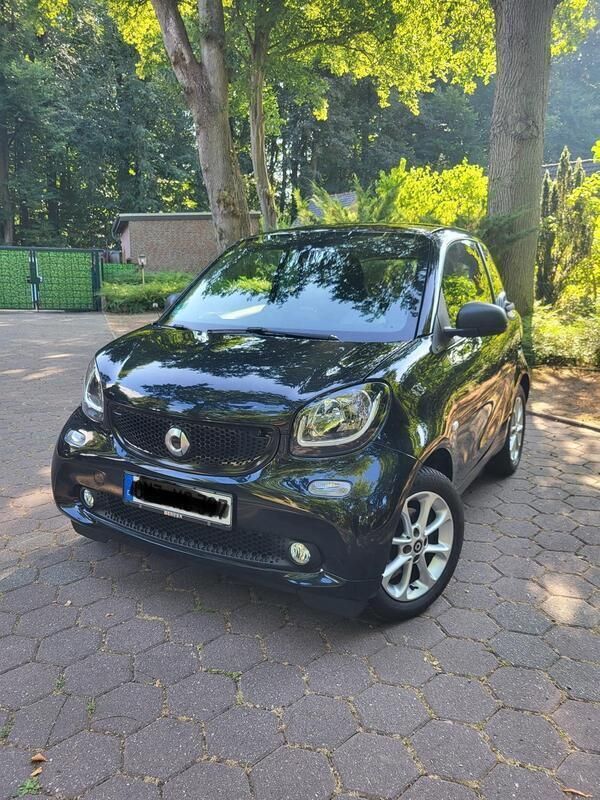 Schwarz Gebraucht 2017 Smart ForTwo Coupé Kleinwagen | 9.200 € (Etwas zu teuer) - Bild 1/4