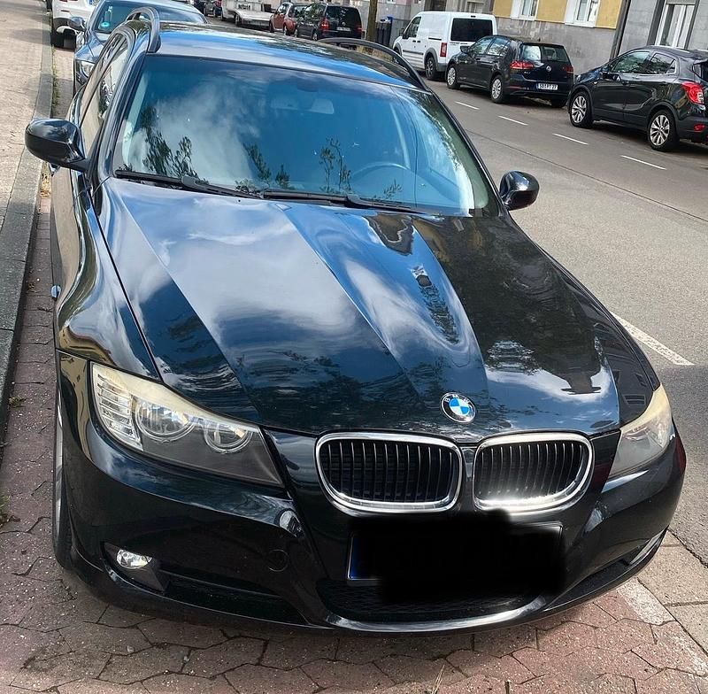 Schwarz Gebraucht 2008 BMW 318 Kombi | 1.750 € (Superpreis) - Bild 1/4