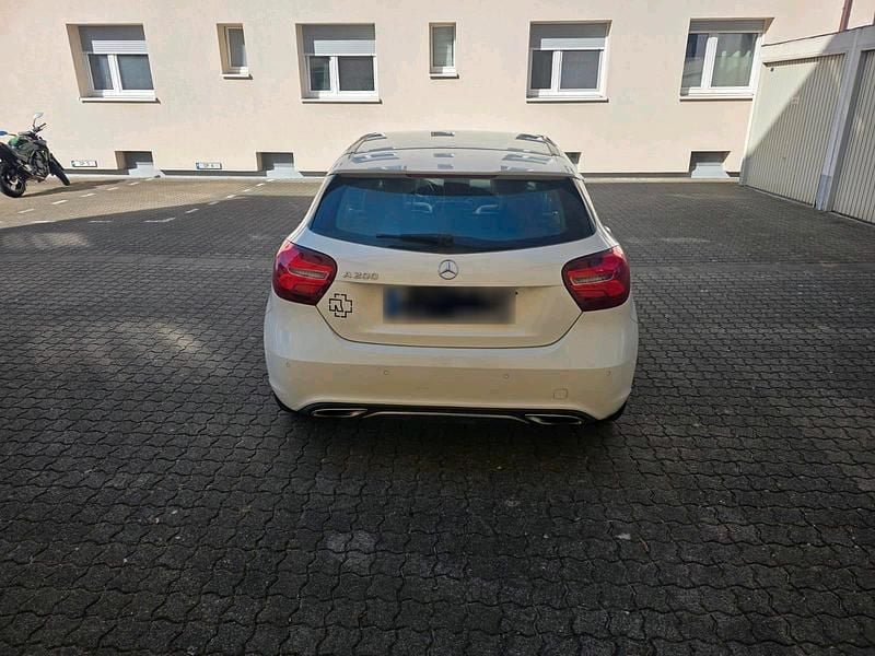 Gebraucht Mercedes A200 Edition 156 PS (114 kW) 2017 Weiß Kleinwagen
