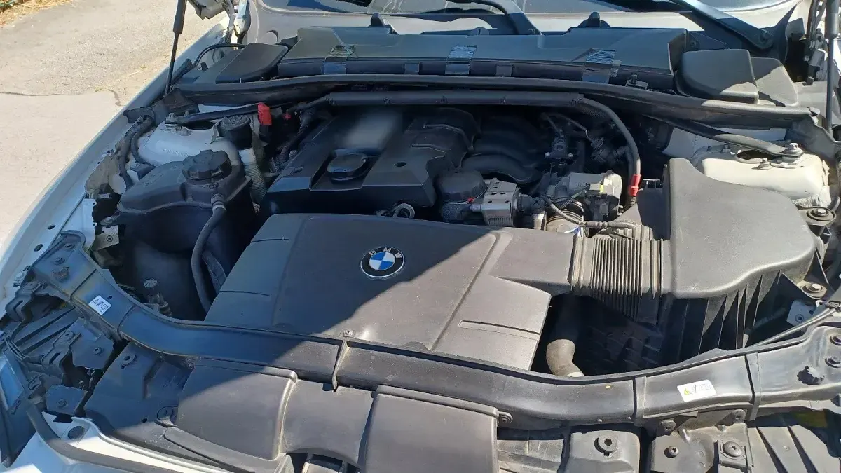 Gebraucht BMW 320 Cabriolet 170 PS (125 kW) 2011 Weiß Cabrio