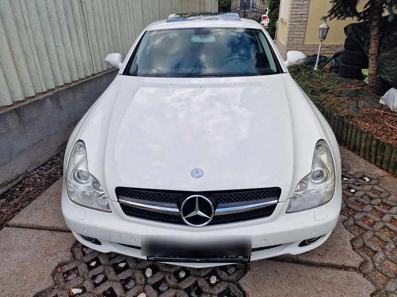 Weiß Gebraucht 2006 Mercedes CLS350 Coupé | 13.900 € (Teuer) - Bild 1/4