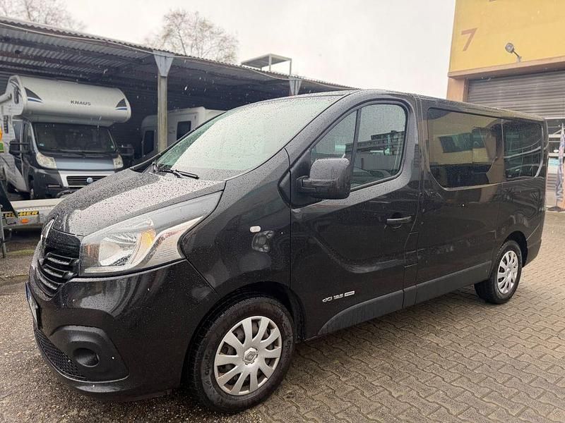Gebraucht Renault Trafic Expression 125 PS (91 kW) 2017 Schwarz Van / Kleinbus