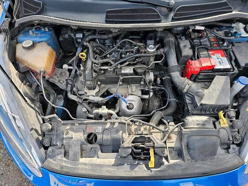 Gebraucht Ford Fiesta 66 PS (48 kW) 2013 Blau Kleinwagen